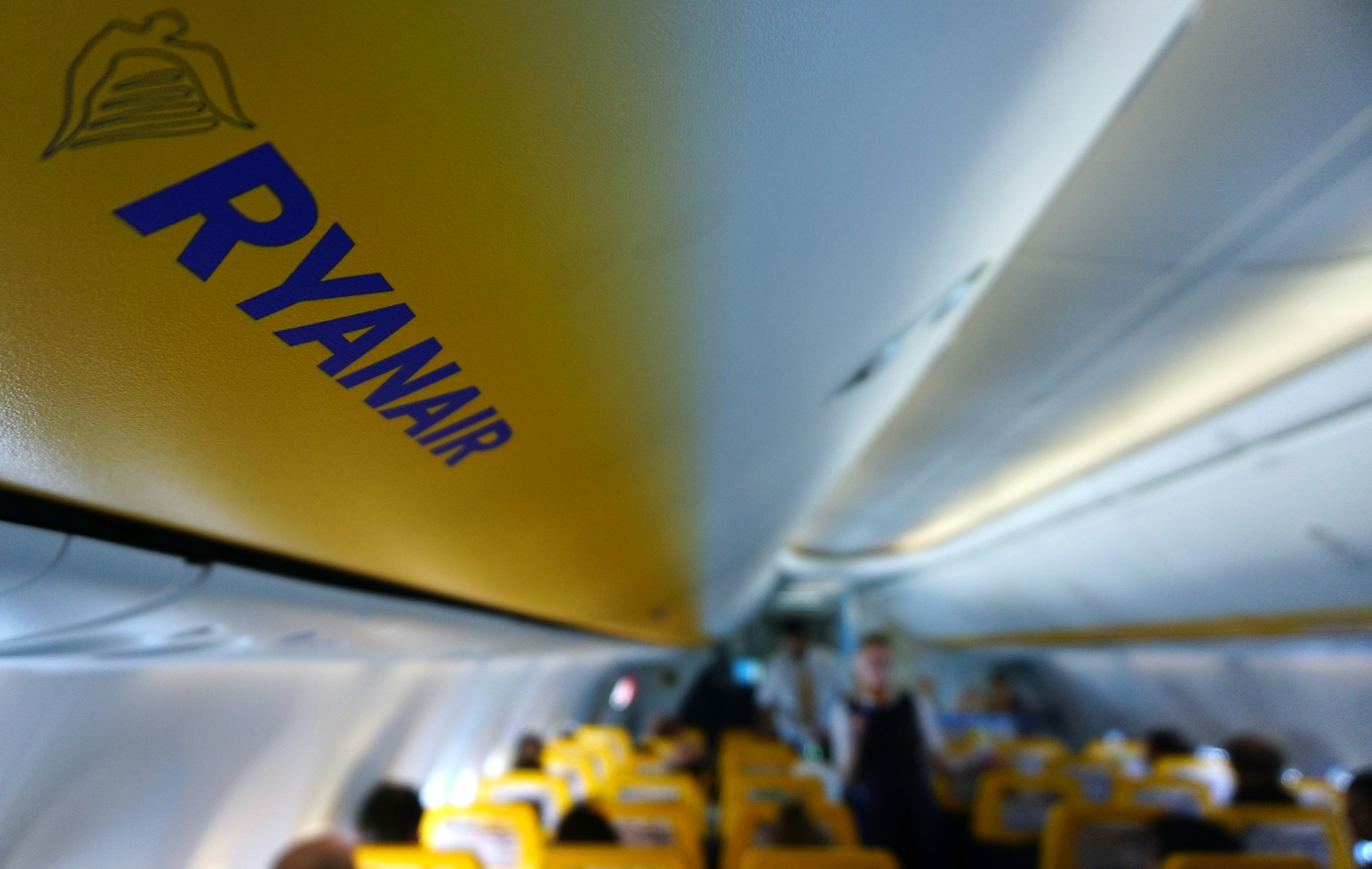 Embargan avión de Ryanair con pasajeros a bordo en Francia