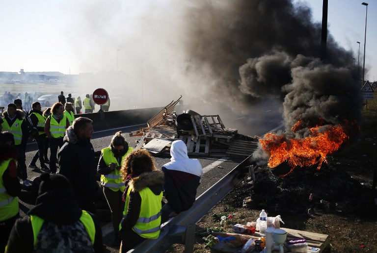 Continúan protestas en Francia contra "gasolinazo" - 000-1ax8tm