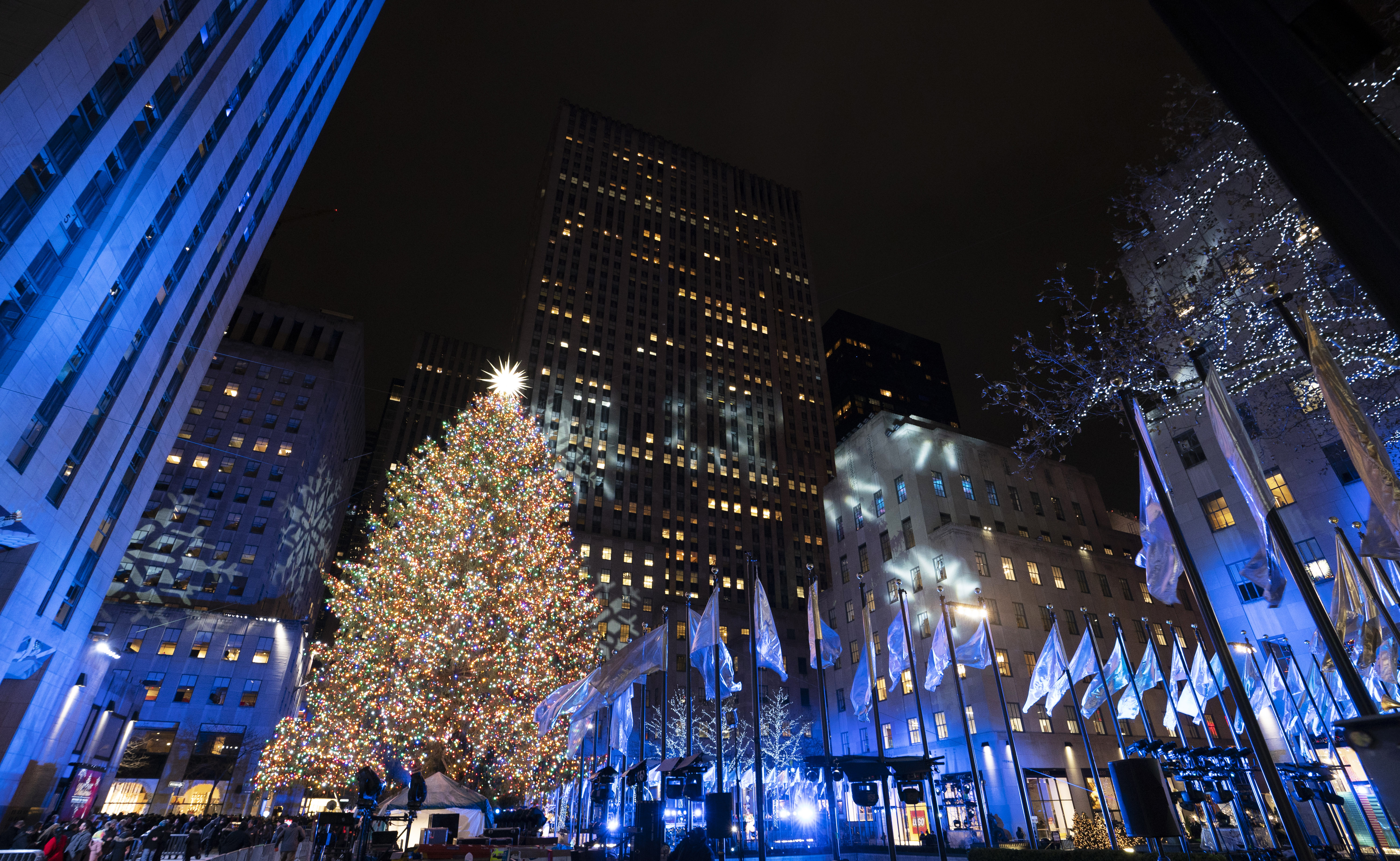 #Video Encienden el árbol navideño del Rockefeller Center de Nueva York - 000-1b70wv
