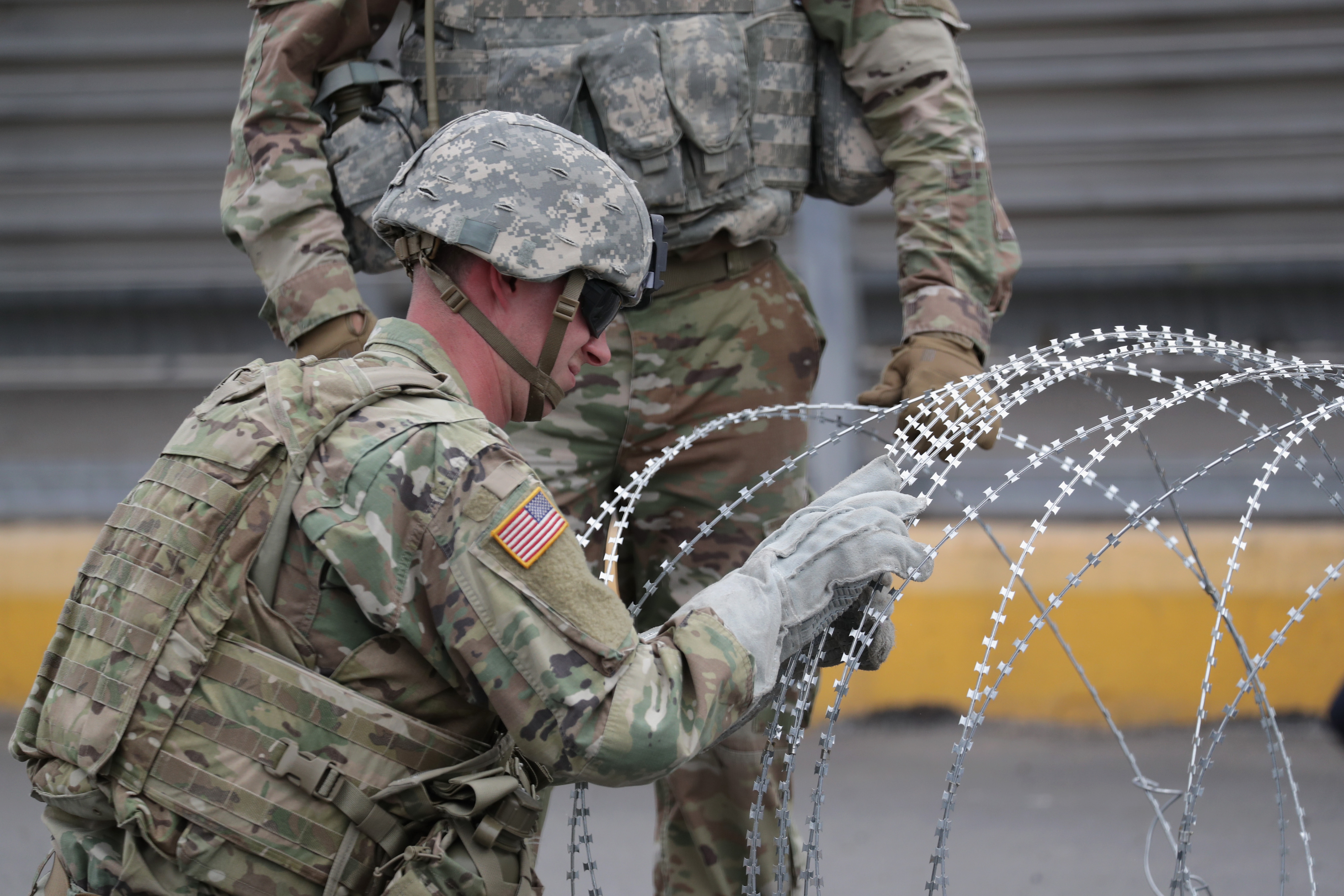 Militares llegan a frontera entre México y Estados Unidos - 063-1056471346