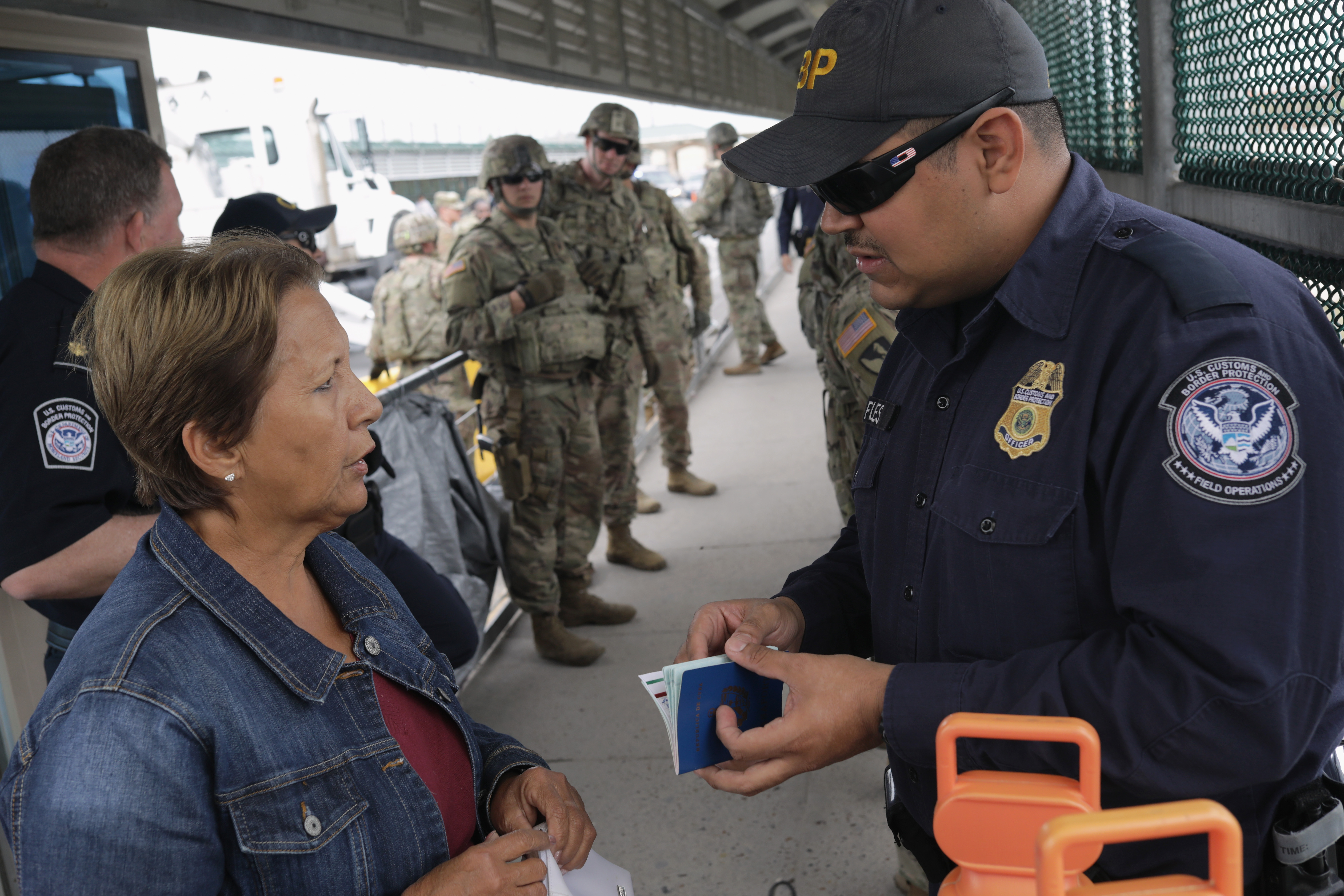 Militares llegan a frontera entre México y Estados Unidos - 063-1056474578