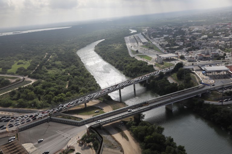 EE.UU. hace simulacro en frontera ante llegada de caravana migrante - 063-1058971876