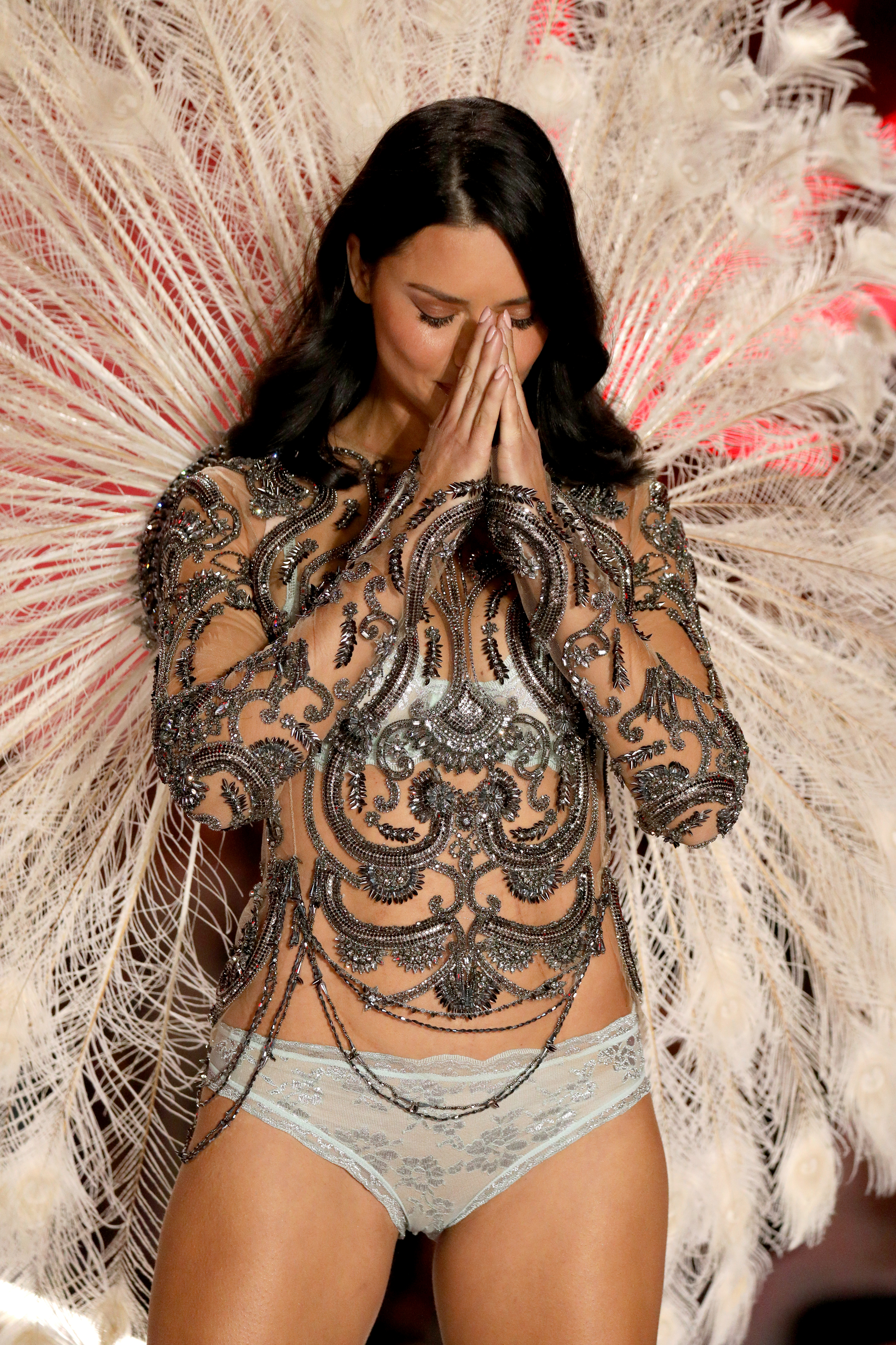 #Video Adriana Lima desfila por última vez en pasarela de Victoria's Secret - 063-1059435068