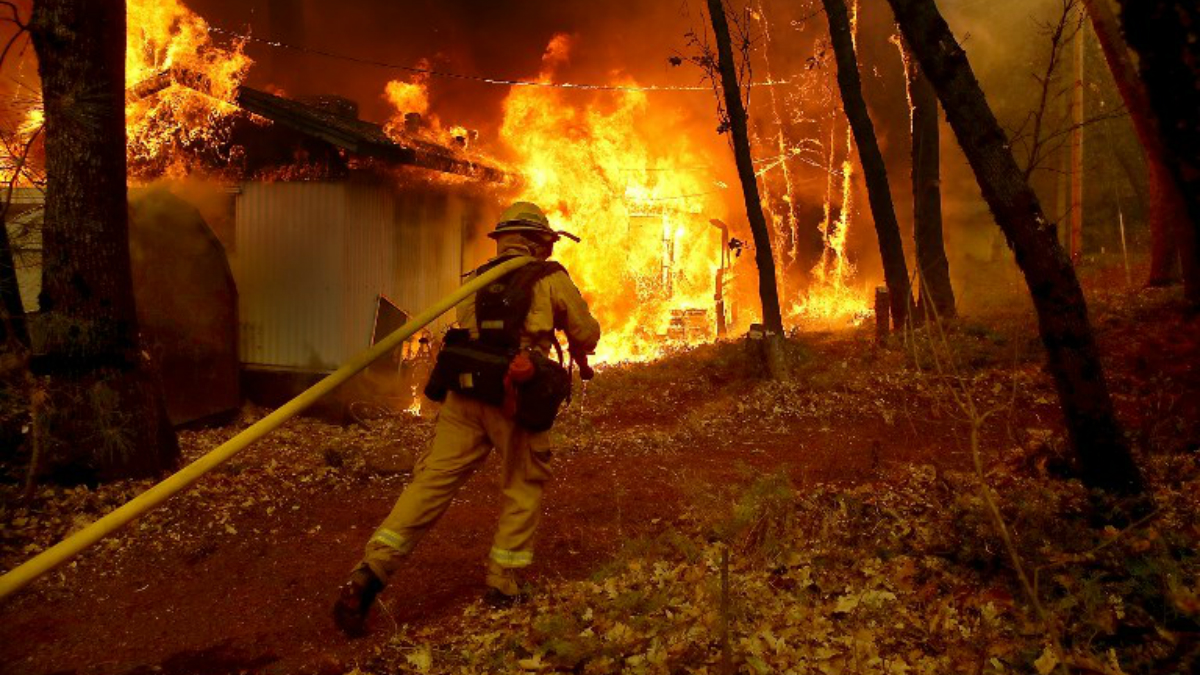 Aumenta a 80 cifra de muertos por incendios en California
