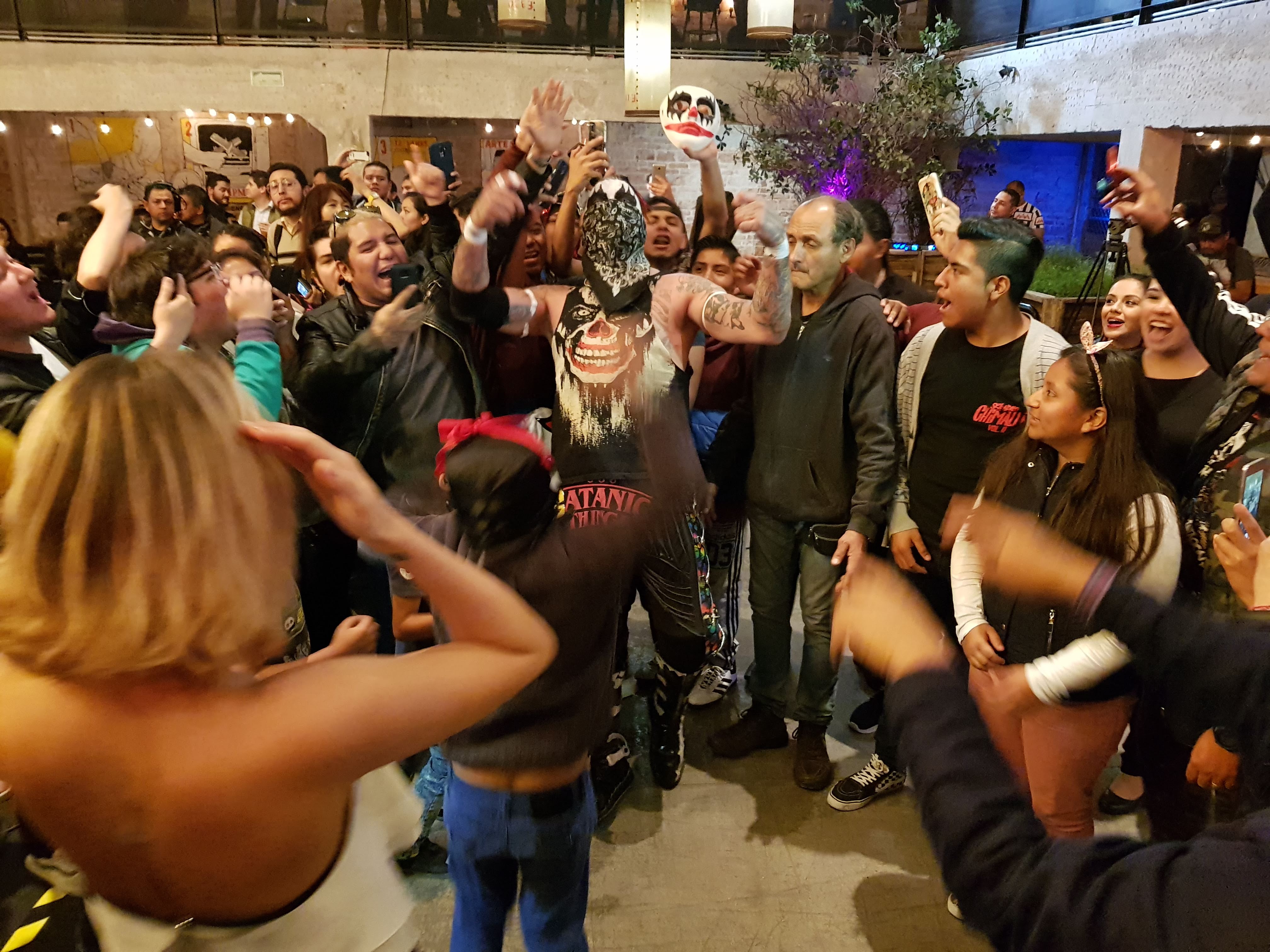 Facebook apuesta por la lucha libre en vivo