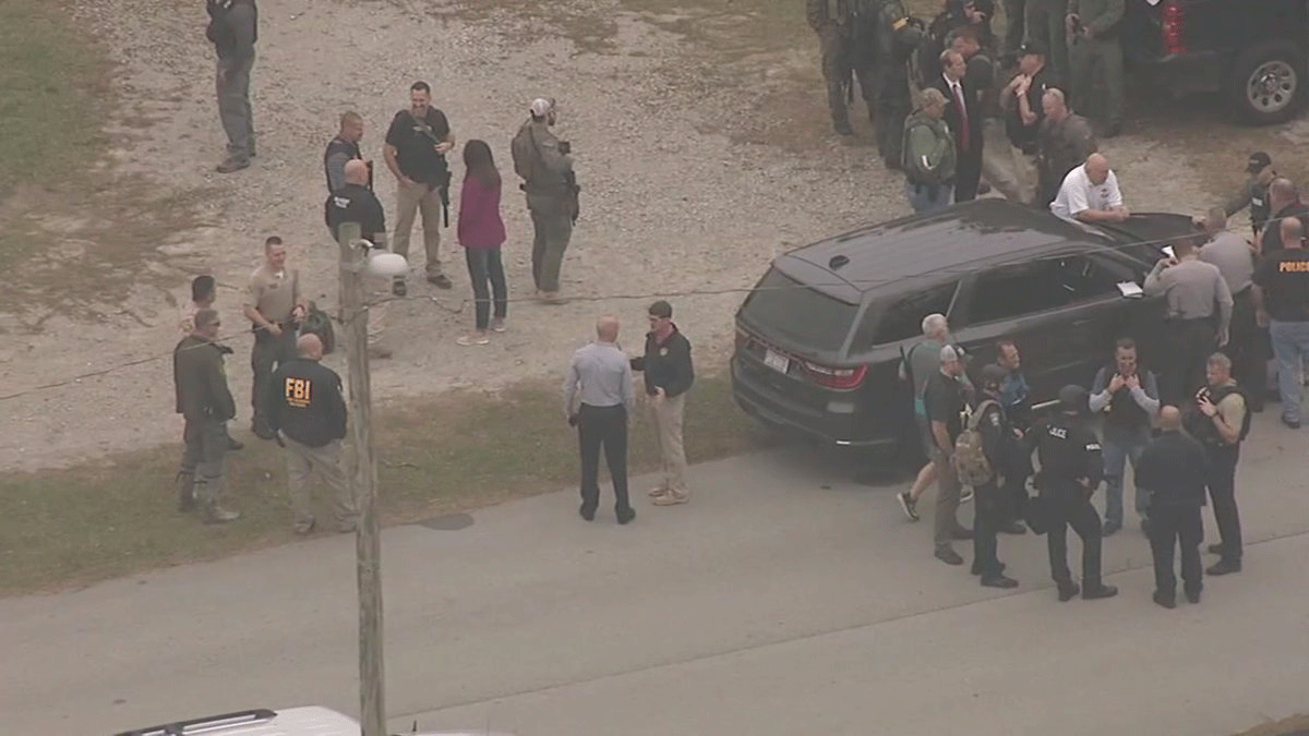 SWAT irrumpe secundaria tras confusión por ruidos de un calentador