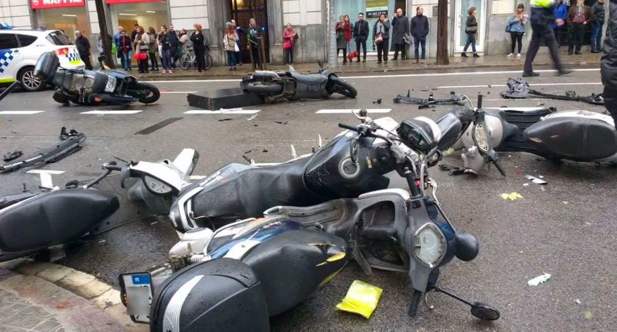 Automóvil arrolla a varios transeúntes en Barcelona