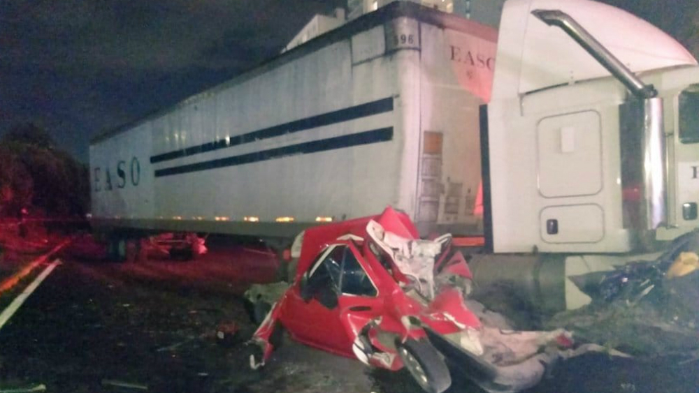 Aumenta a 10 cifra de muertos por accidente en Santa Fe - accidente-patio-santa-fe-trailer-2