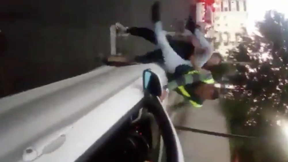 #Video Conductor agrede a mujer policía en la Ciudad de México