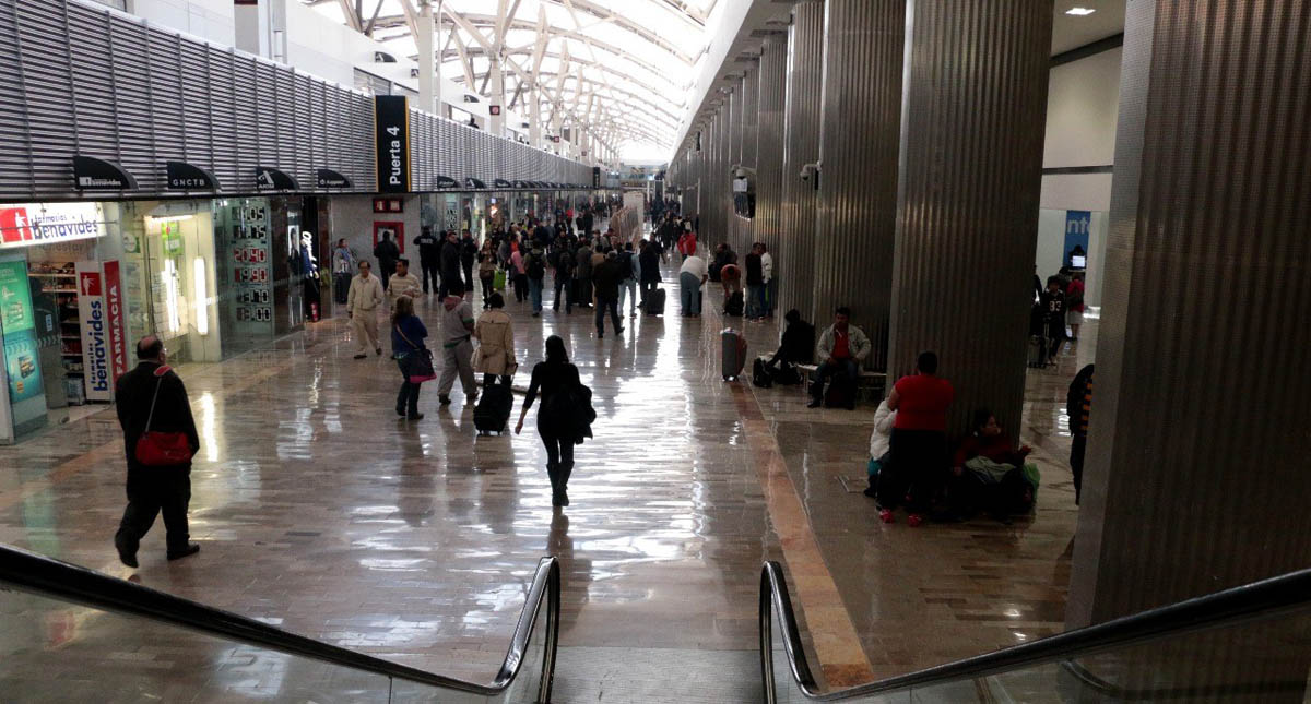 Advertencias no impiden que negocios del AICM caigan en extorsión