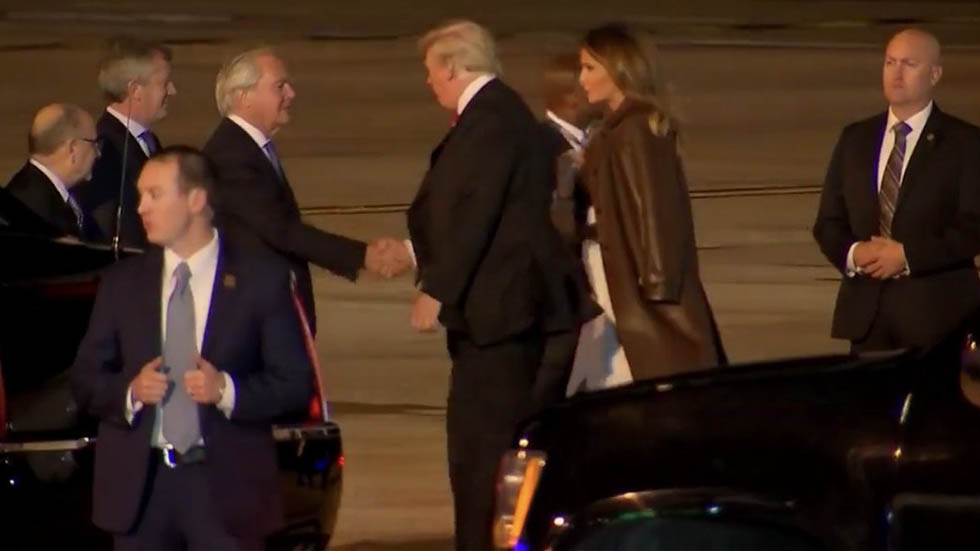 Trump aterriza en Buenos Aires para asistir a cumbre del G20 - air-force-one-donald-trump-y-melania-3