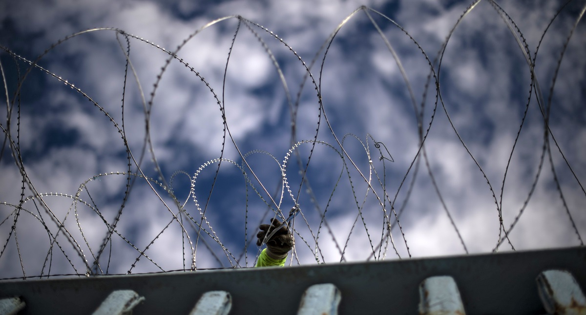 Los cuatro países más duros contra la migración ilegal - alambre-de-puas