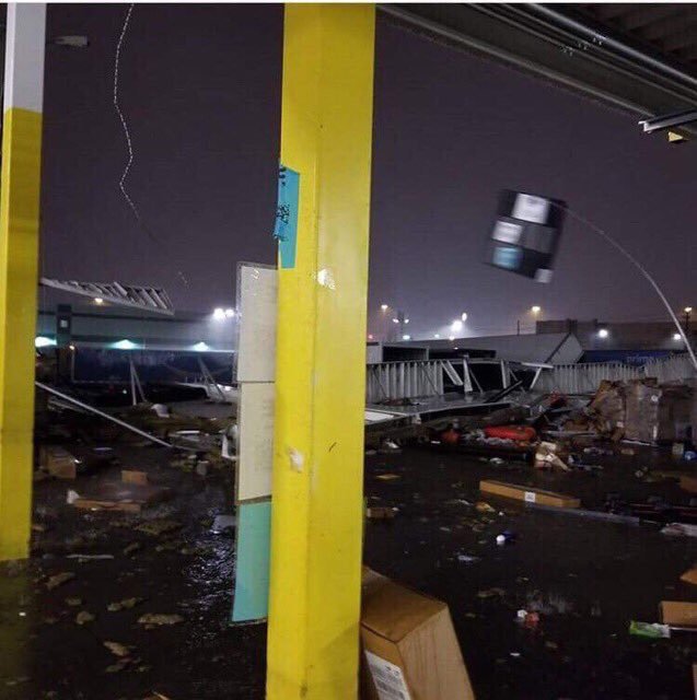 Dos muertos tras colapso de barda en instalaciones de Amazon - amazon-baltimore2