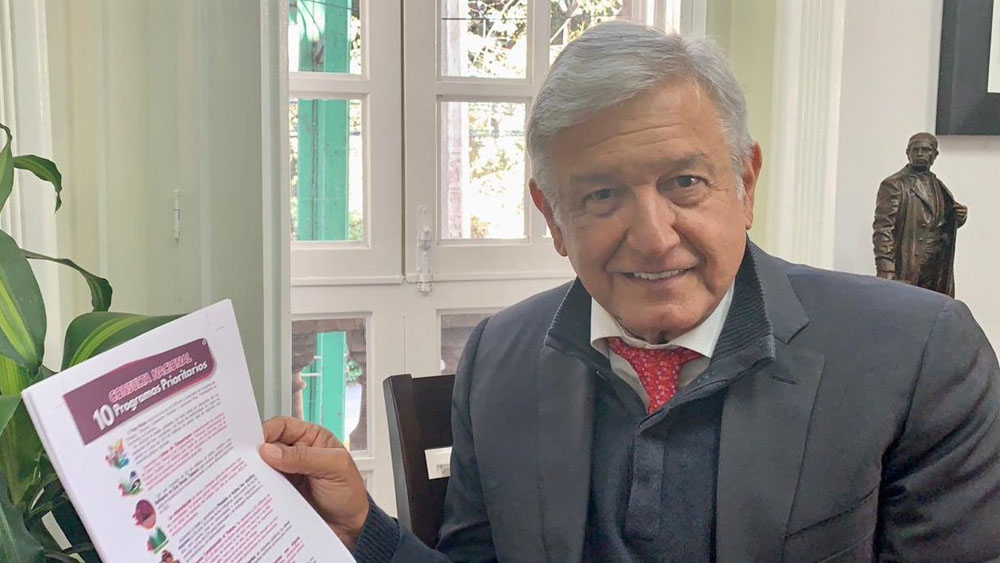 Consultas son para reafirmar compromisos: López Obrador