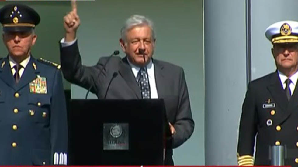 Vengo a pedir su apoyo, no a imponerles nada: AMLO a Fuerzas Armadas - amlo-en-campo-militar1