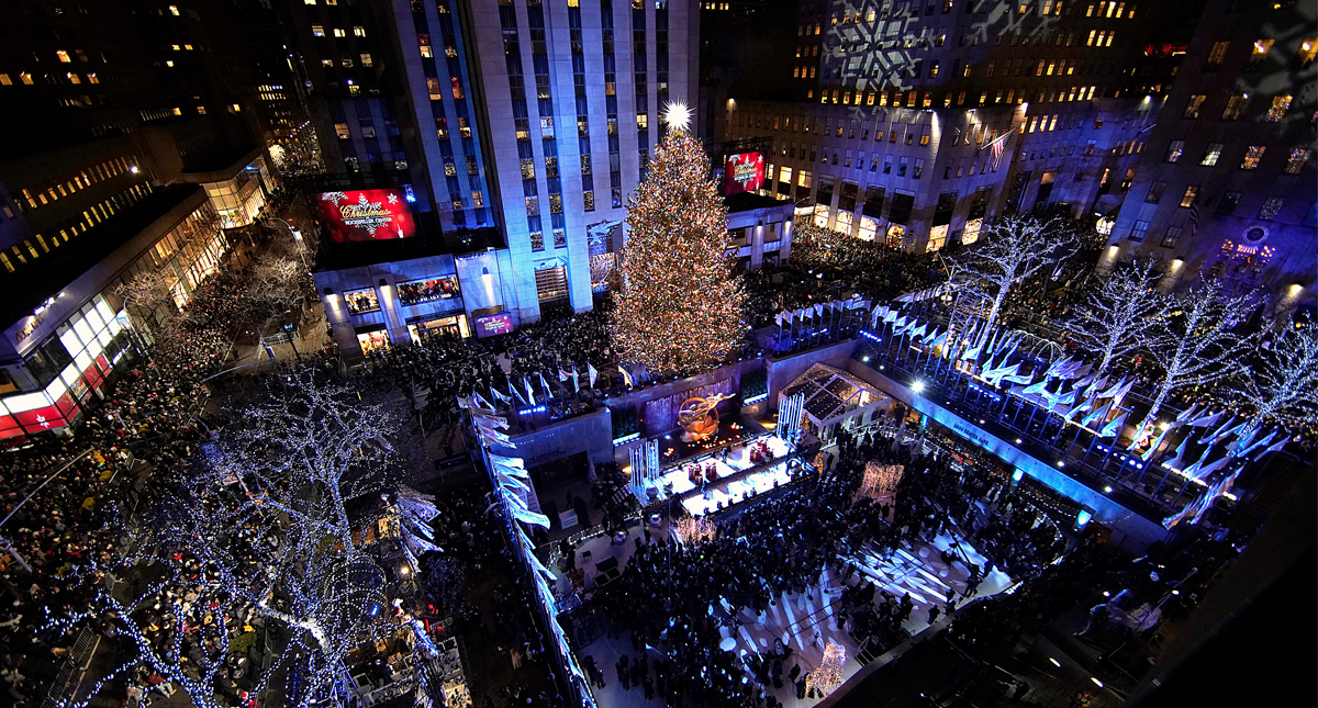 #Video Encienden el árbol navideño del Rockefeller Center de Nueva York