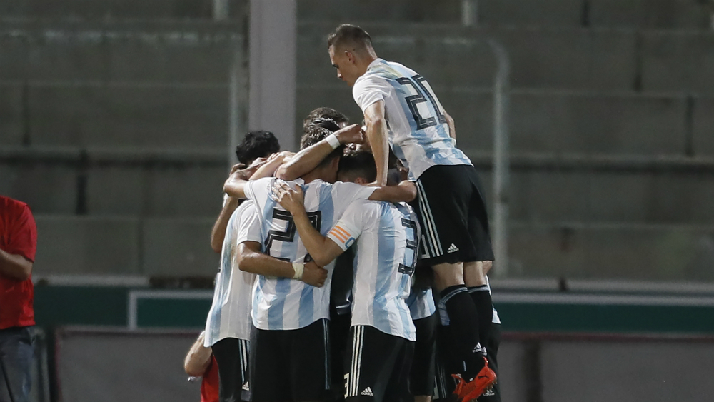 Argentina vence en Córdoba a un Tricolor inoperante