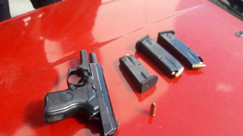 Detienen a tres sujetos armados en centro de Cancún Detienen a tres sujetos armados en centro de Cancún