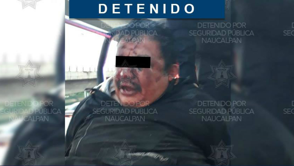 Pasajeros someten y golpean a presunto asaltante en el Edomex