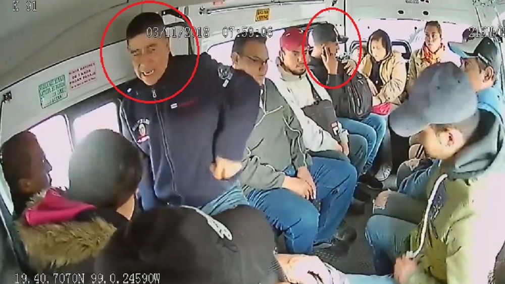 #Video Identifican en redes sociales a asaltantes de combi en Tecámac