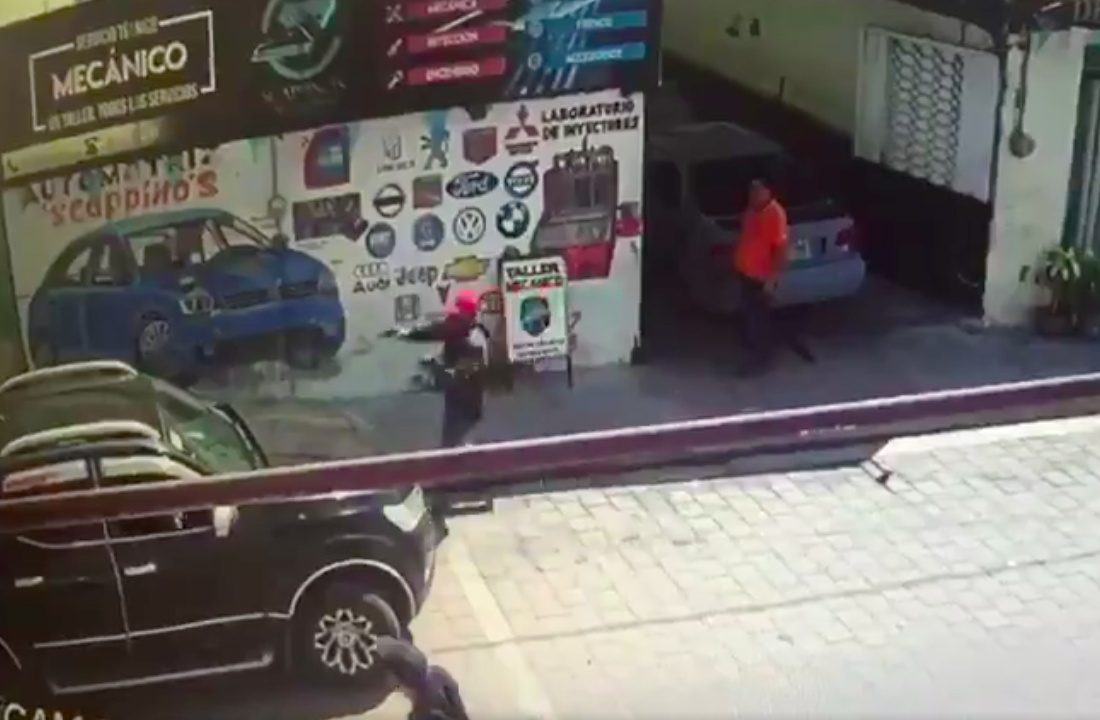 #Video Hombres armados asaltan a plena luz del día en Puebla