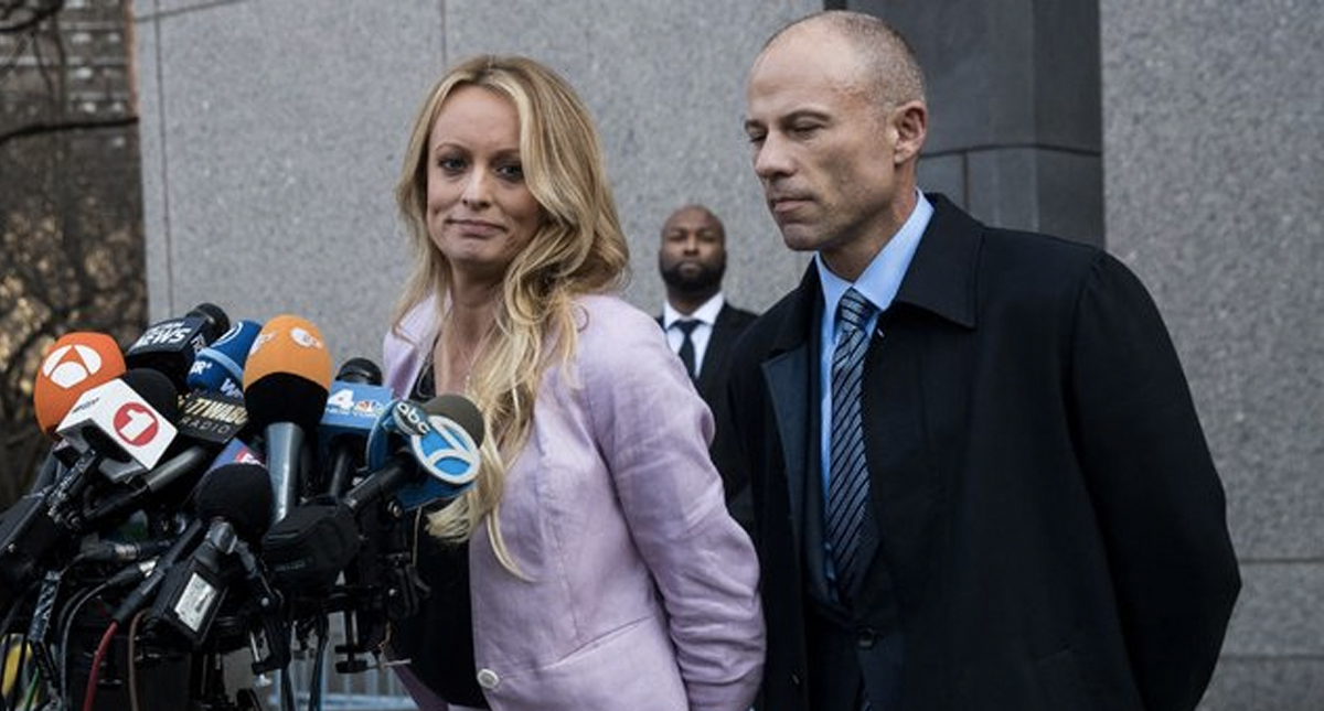 Detienen a abogado de Stormy Daniels en Los Ángeles