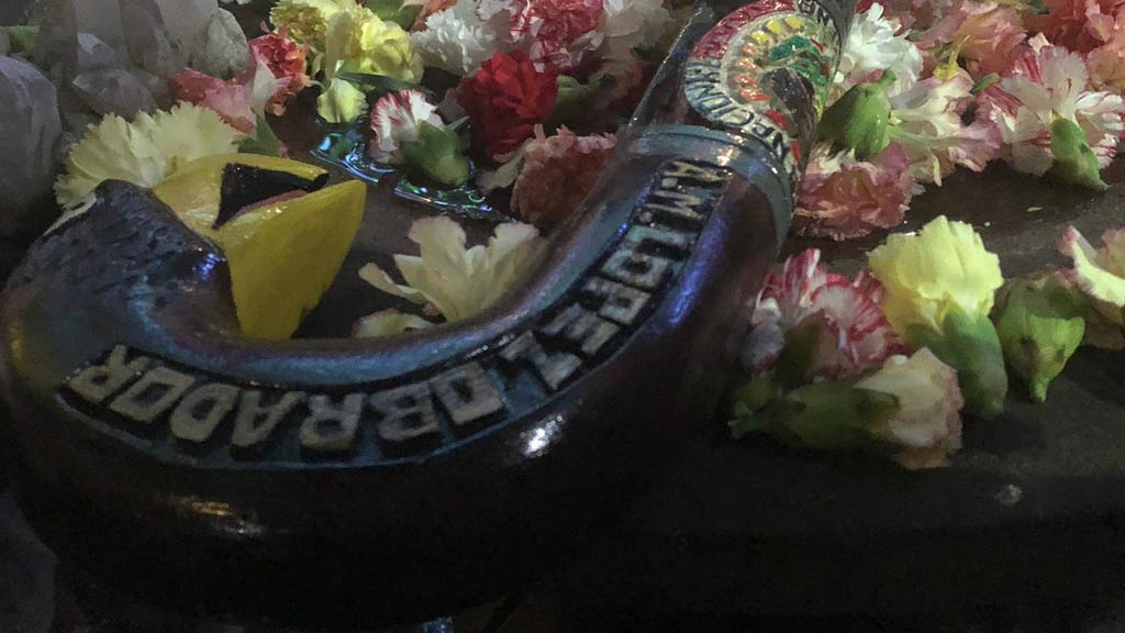 Presentan el bastón de mando que entregarán a López Obrador