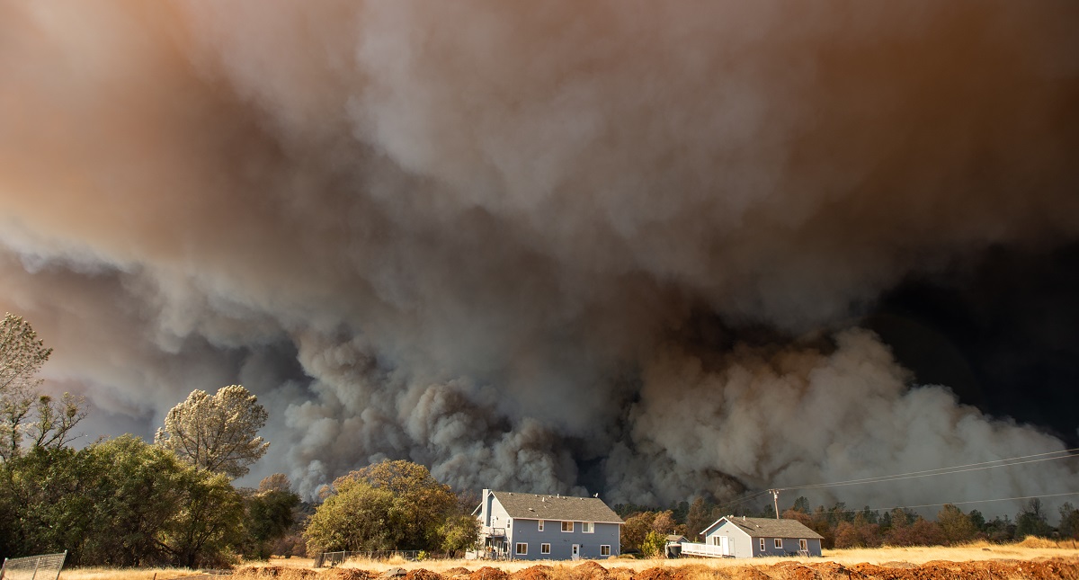 Bomberos de California logran contener al 100 por ciento el Camp Fire - camp-fire-2