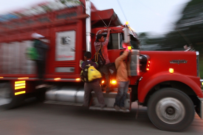 Caravana migrante se divide en límites de Oaxaca y Veracruz - caravana-migrante-donaji1