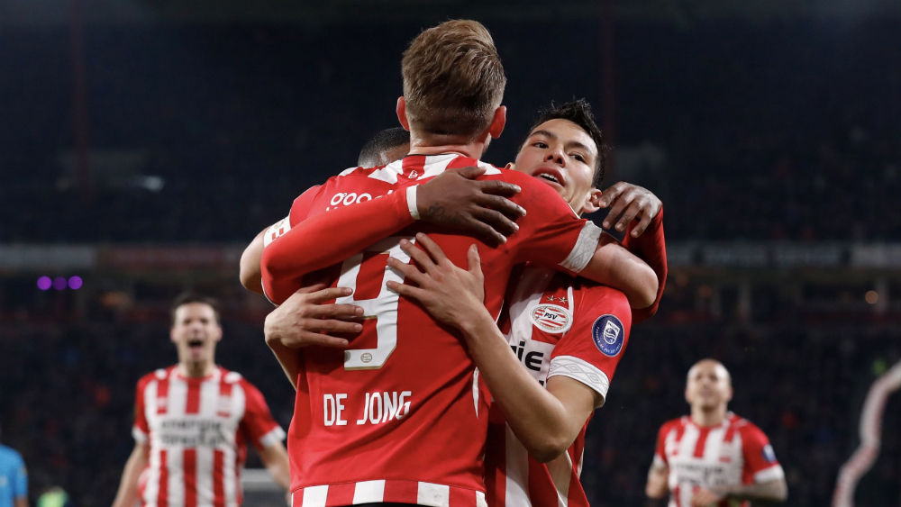 PSV y Lozano siguen con paso arrollador en la Eredivisie