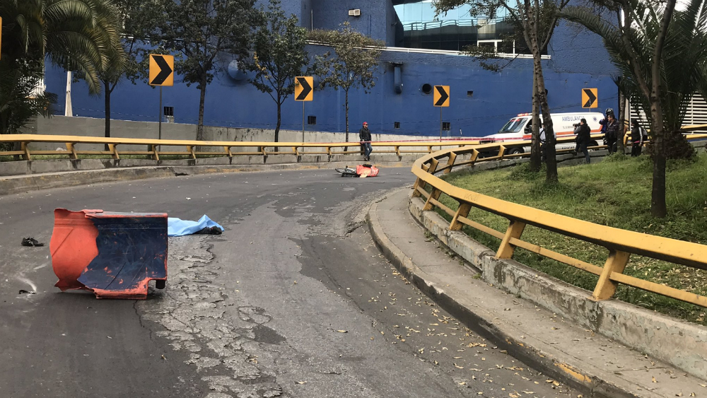 Atropellan y matan a ciclista repartidor en la Ciudad de México
