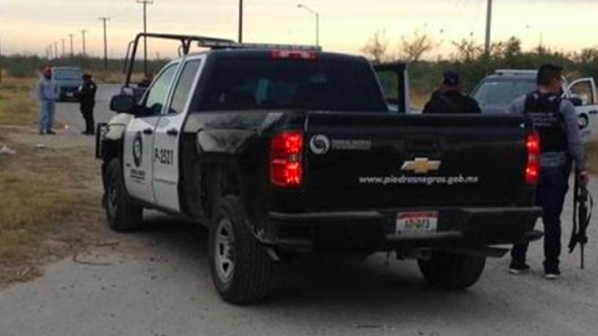 Hallan fosa clandestina, liberan a víctimas y detienen a dos en Coahuila