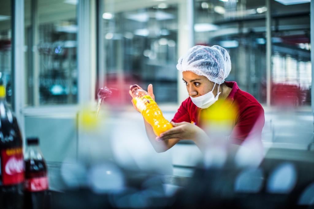 ¿Qué hace La Industria Mexicana de Coca-Cola además de bebidas?