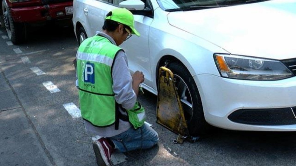 Revisan concesiones de parquímetros y arañas en la Ciudad de México - colacion-de-la-arana