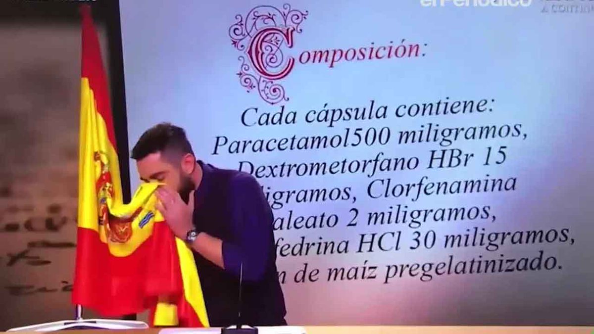Llaman a declarar a cómico por sonarse la nariz con la bandera española