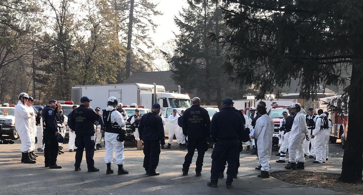 Camp Fire al norte de California será contenido hasta fin de mes - cuadrillas-oganizandose-para-controlar-y-sofocar-el-camp-fire