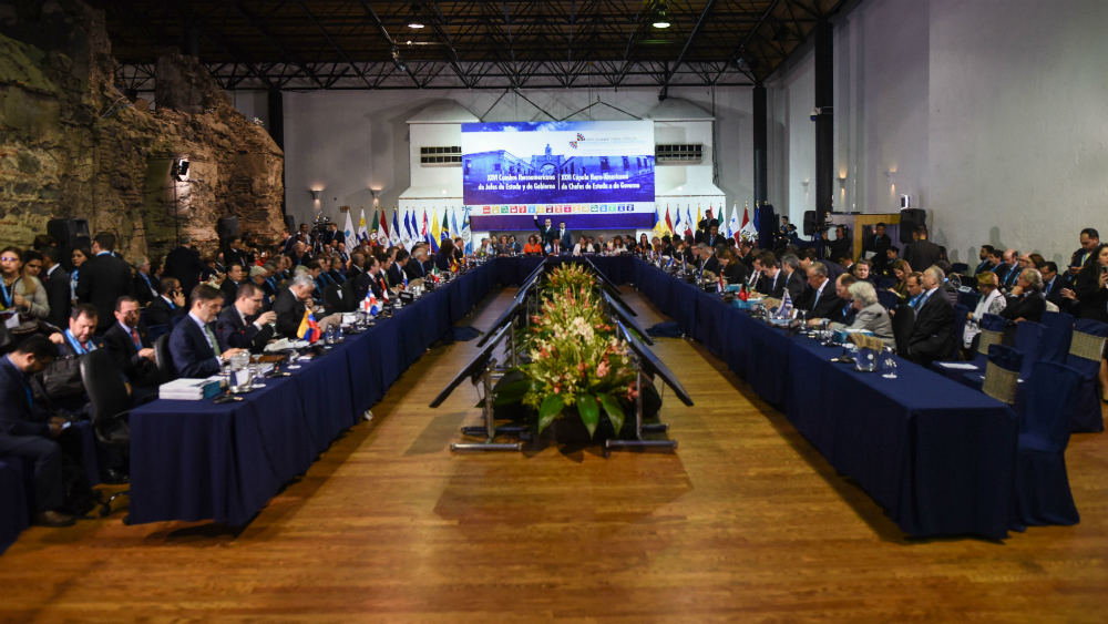 Cumbre Iberoamericana fue gris y sin músculo: Zovatto
