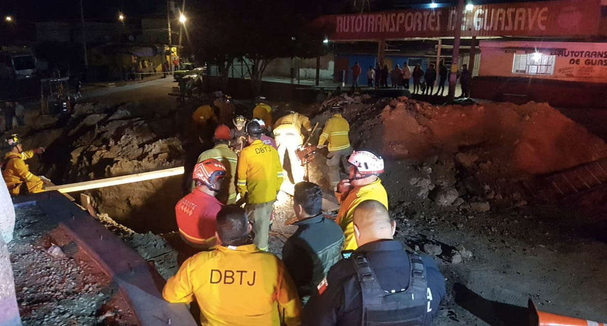 Quedan atrapados dos trabajadores en Tijuana tras derrumbe - derrumbe-tijuana-matamoros-2