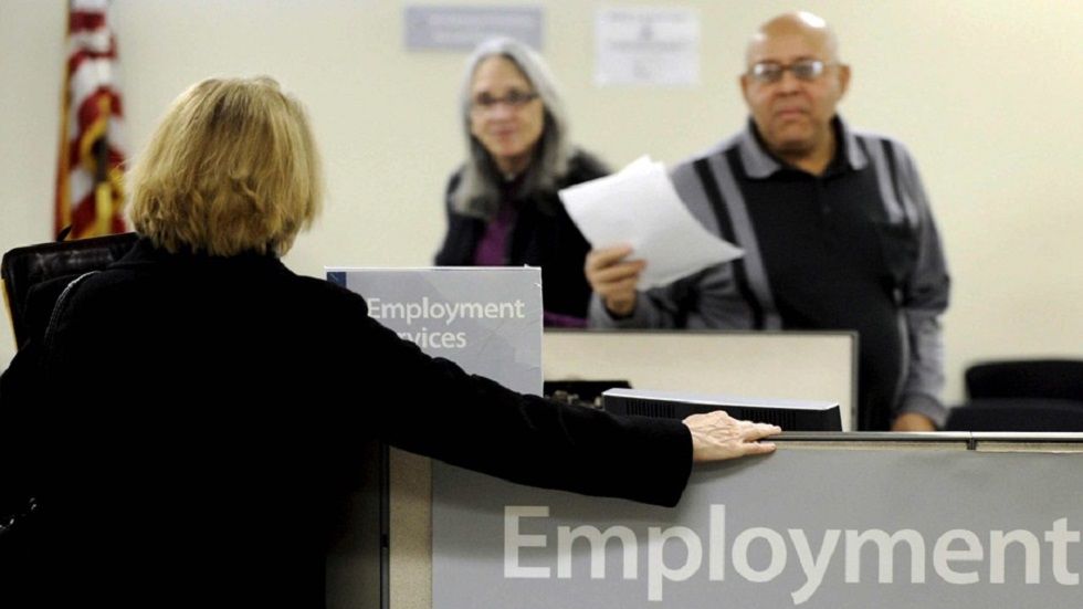 Aumentan pedidos semanales de subsidios por desempleo en EE.UU.