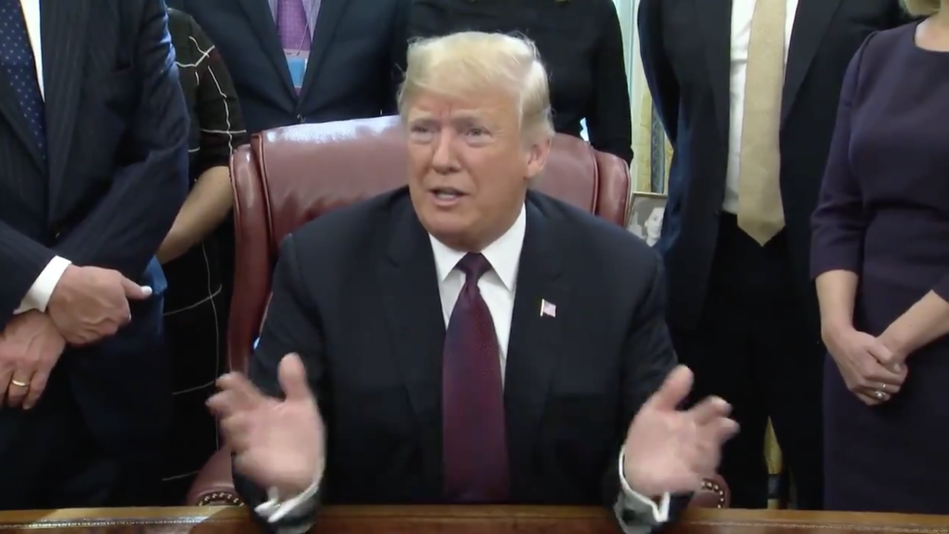 Trump responde por escrito preguntas de investigación por trama rusa