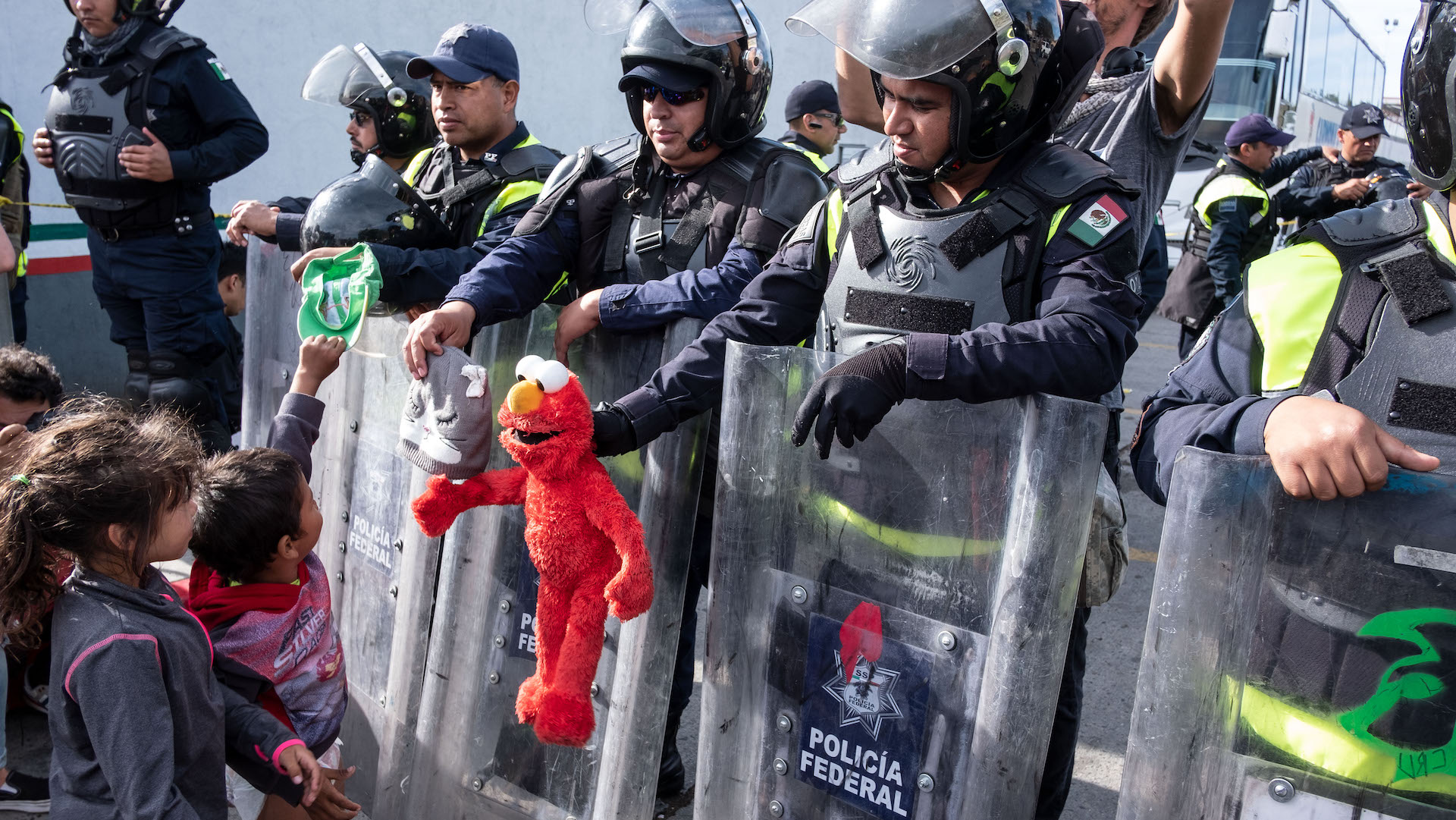 Casi 5 mil migrantes varados en Tijuana sin poder pasar a EE.UU.