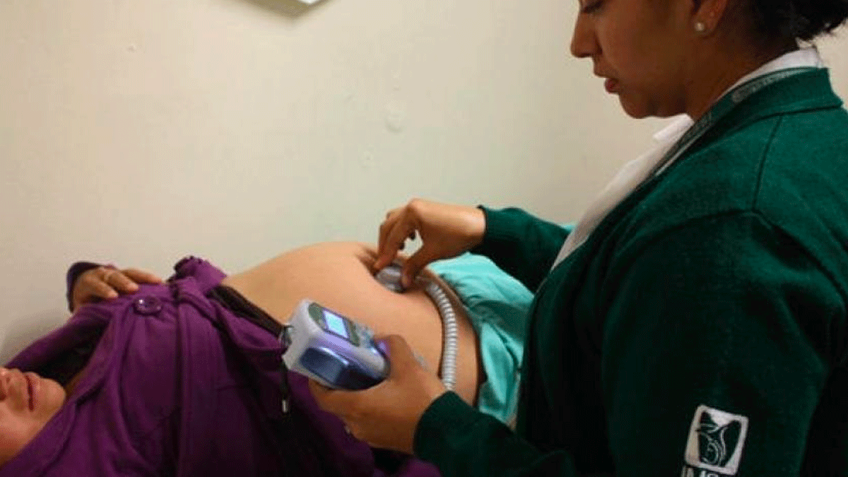 Empleada de primaria pierde a bebé por negligencia de la directora Empleada de primaria pierde a bebé por negligencia de la directora