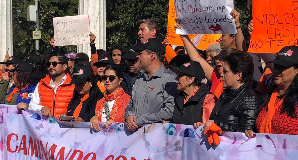 Encabeza Amieva marcha contra la violencia hacia la mujer