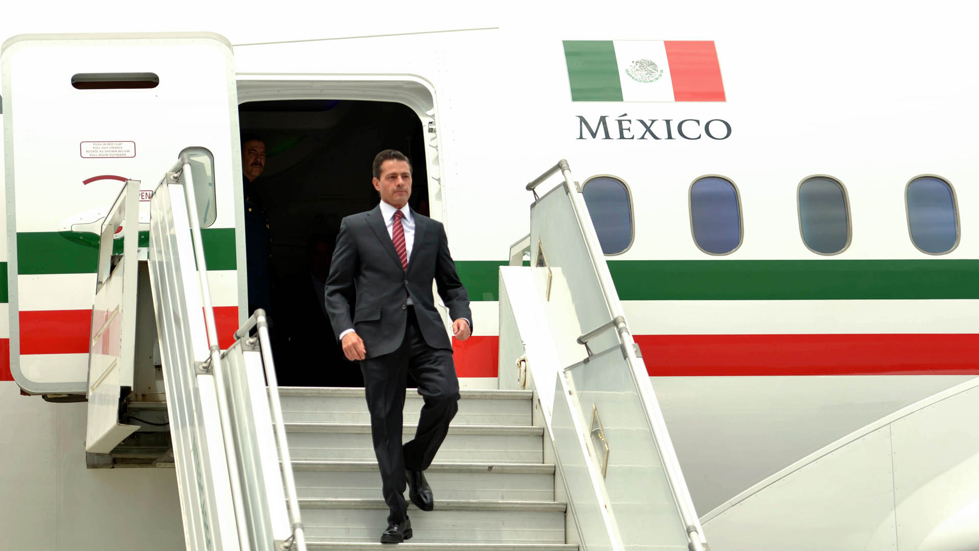 Peña Nieto regresa a México tras asistir a cumbre del G20