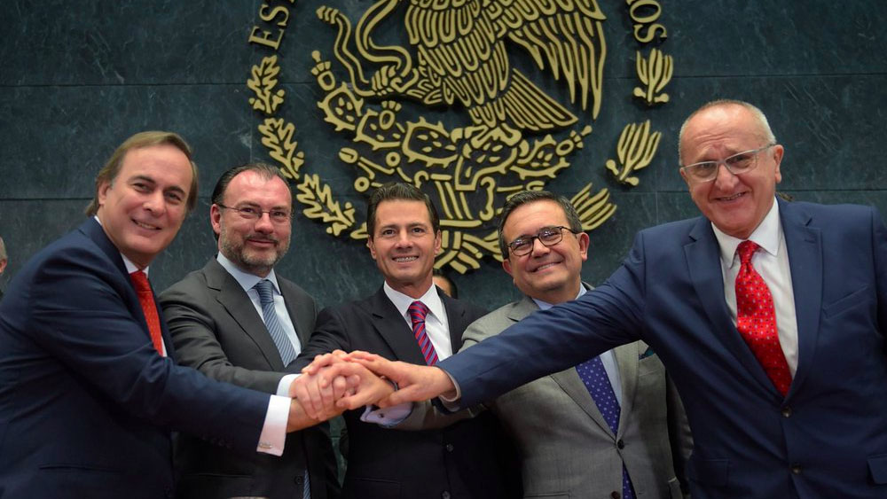 EPN destaca renegociación de tratado comercial