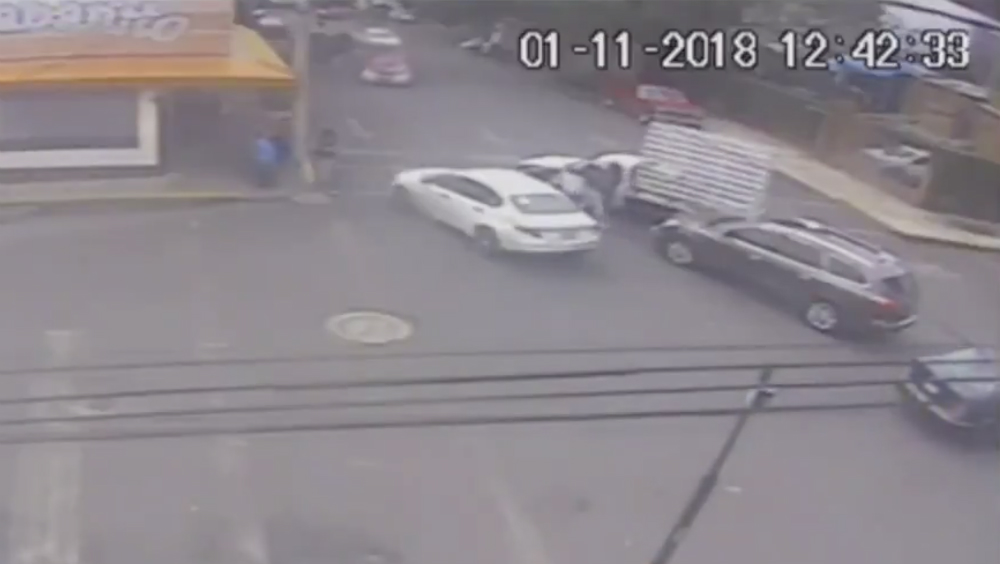 Hombre que amagó a clientes de marisquería preside asociación de DD.HH. Hombre que amagó a clientes de marisquería preside asociación de DD.HH.