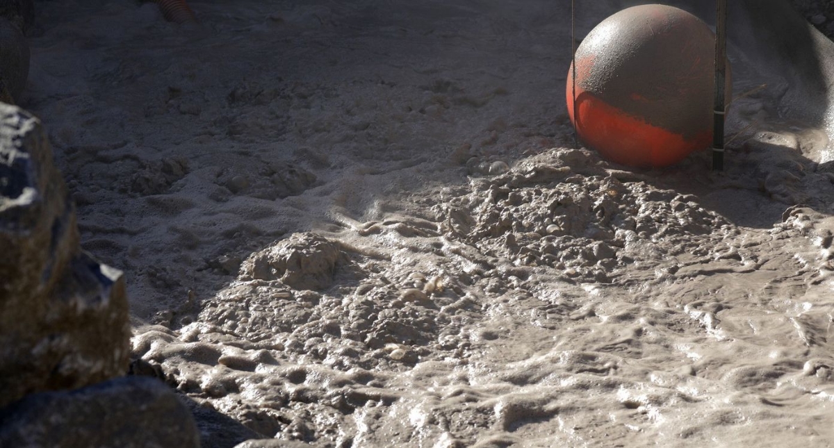 Temen por “misterioso” desplazamiento de géiser en California