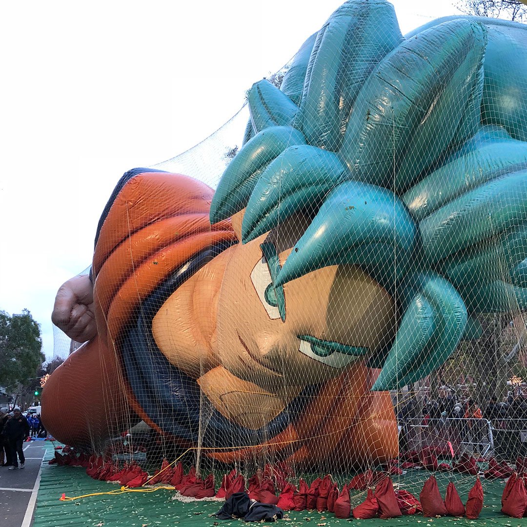 Todo un éxito el desfile del Día de Acción de Gracias pese al frío - goku