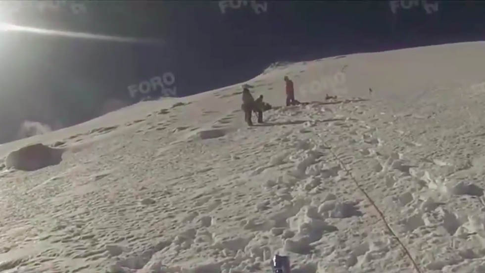 Recuperan tres cuerpos momificados del Pico de Orizaba - hallan-cuerpos-pico-de-orizaba-2