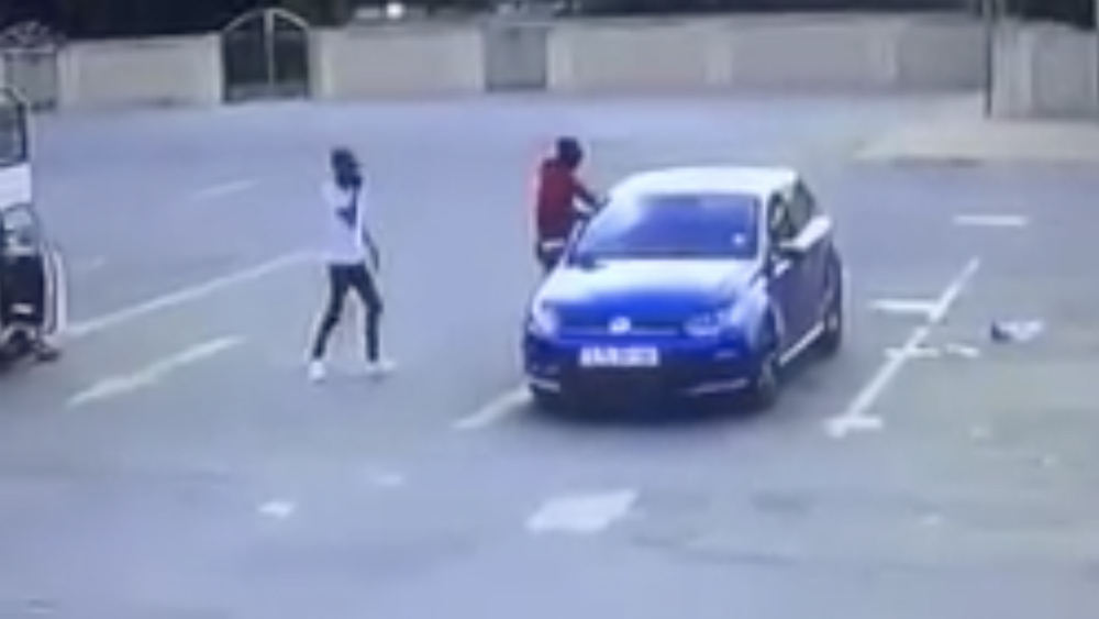 #Video Asesinan a hombre en Sudáfrica a plena luz del día